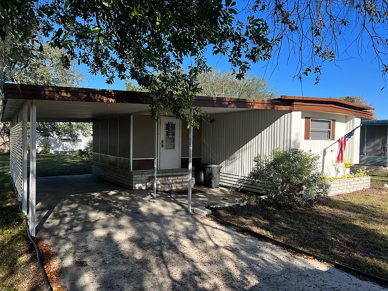 7513 Highpoint Blvd — Photo 5