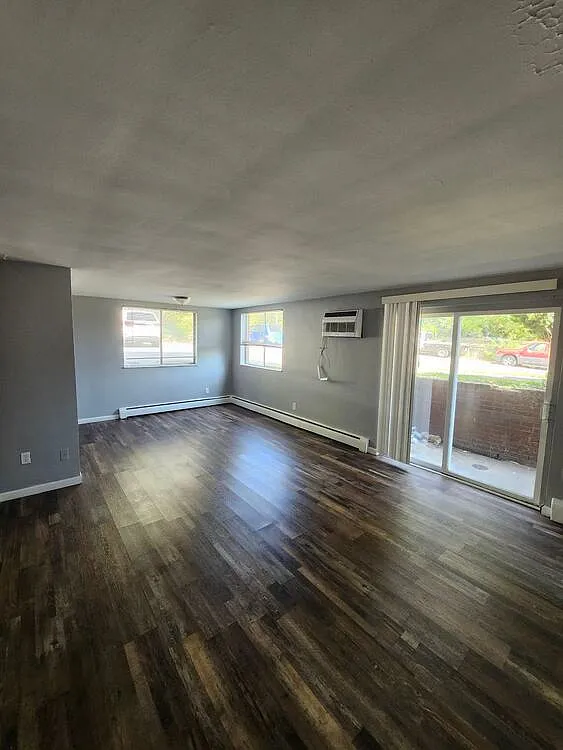 1 bed, 650 sqft, $825 — Photo 2