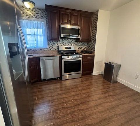 5th image of 15649 76th St #2