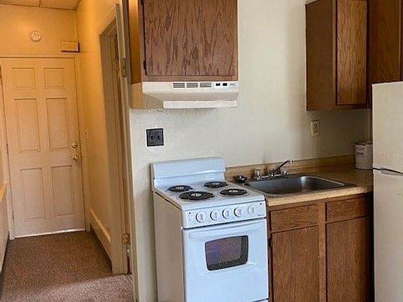 3rd image of 916 Green St #10269387