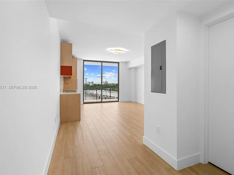 90 NE 32nd St #918 — Photo 8