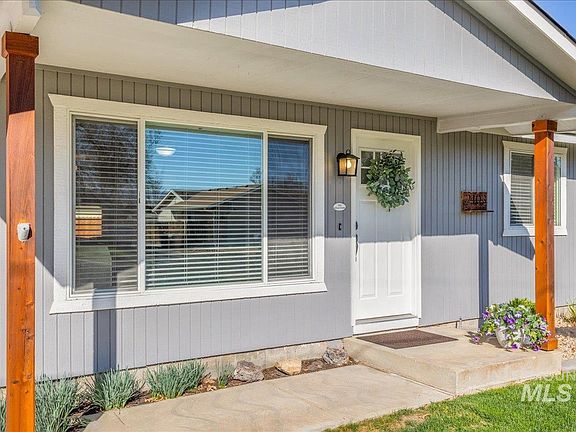 3rd image of 2103 N Hampton Rd