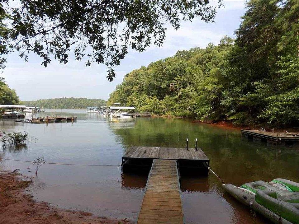 2nd image of 1302 Pine Lake Dr