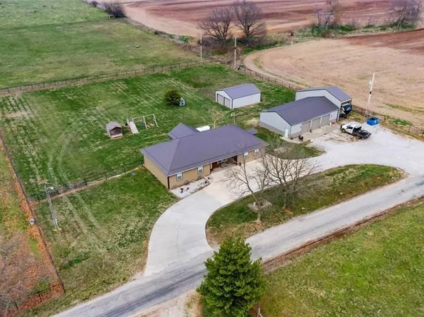 7320 Farm Road 2212, Washburn, MO 65772