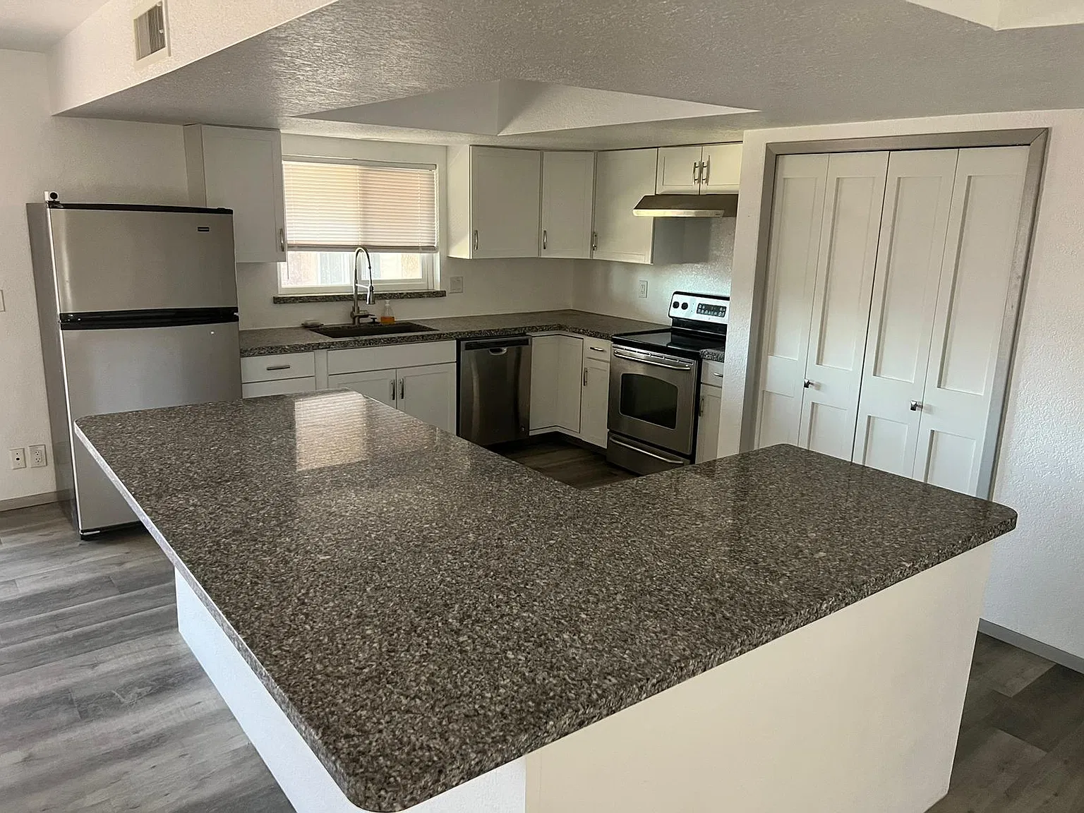 2425 Swift Dr — Photo 4