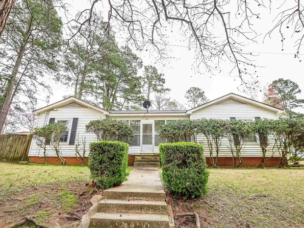 127 Lion Ave, El Dorado, AR 71730