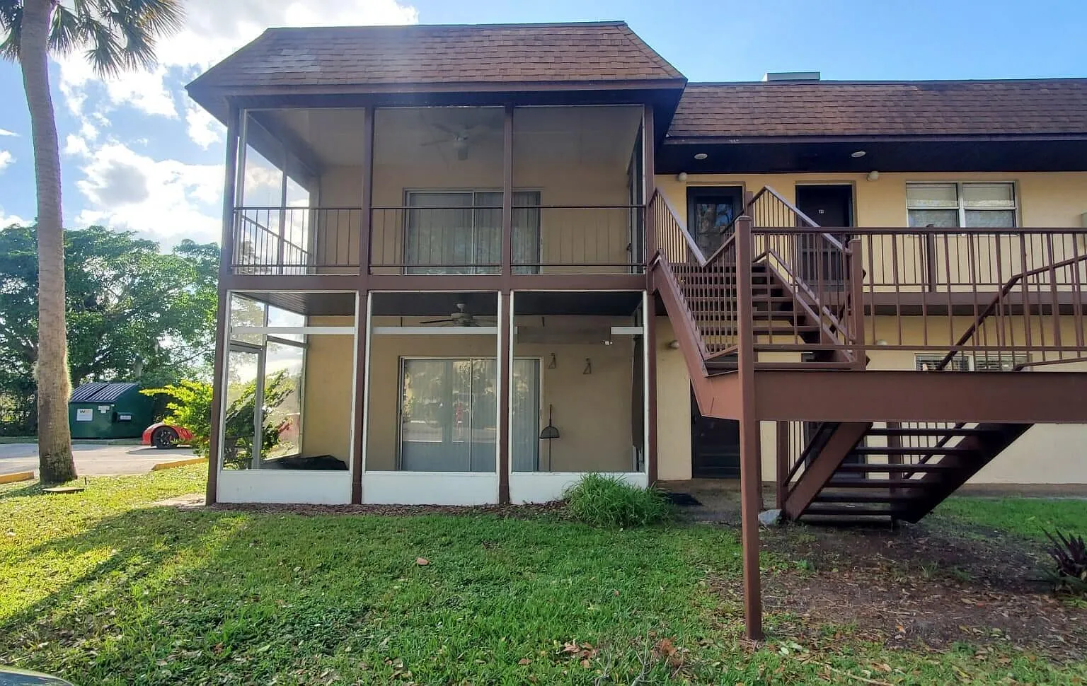 2 bed, 2.0 bath, 1040 sqft, $1,800 — Photo 2