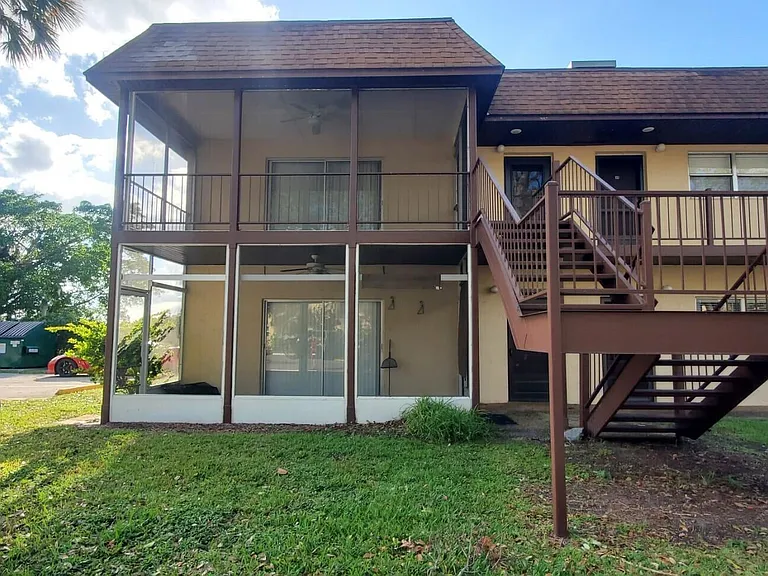 3124 US Highway 441 SE #J1 — Photo 2