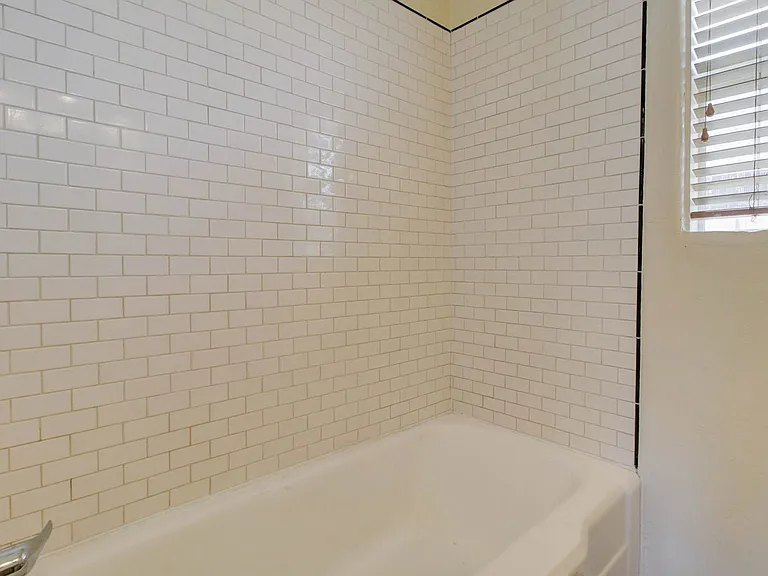1010 E Coronado Rd — Photo 17