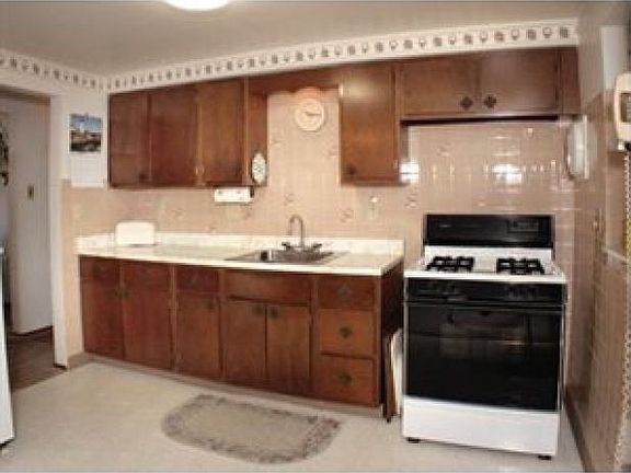 3rd image of 757 Mayville Ave