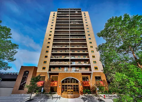 90 Garry St Photo 1
