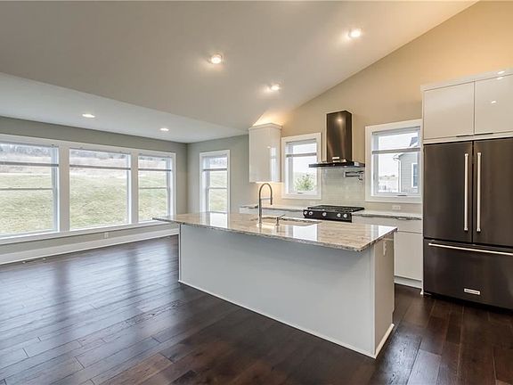 4th image of 5216 Whitecliff Dr