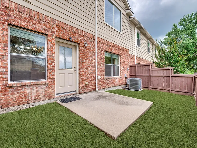 8533 Brunswick Dr — Photo 17