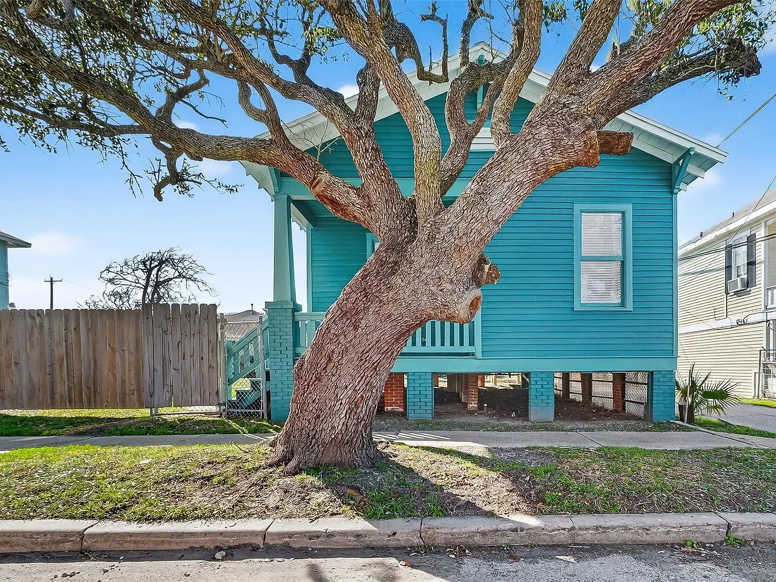 2 bed, 1.0 bath, $2,200 — Photo 1