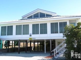 611 N Anderson Blvd, Topsail Beach, NC 28445