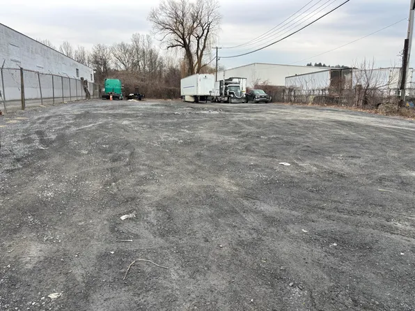 1929 Paradise Trl, East Stroudsburg, PA 18301