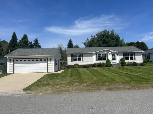 5 Summit Street, Jay, ME 04239