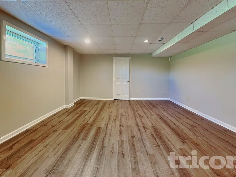 405 Ashington Ct — Photo 22