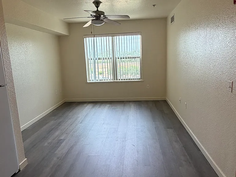 Cannery Place Apartments — Photo 9