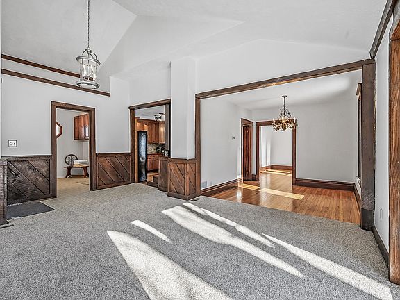 3rd image of 29860 Lofton Ave