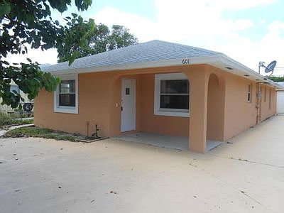 1st image of 601 Avenida Alegre