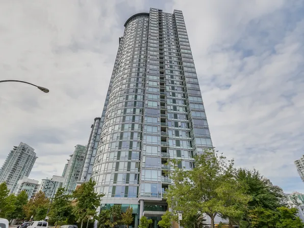 1033 Marinaside Cres #1105, Vancouver, BC V6Z 3A3