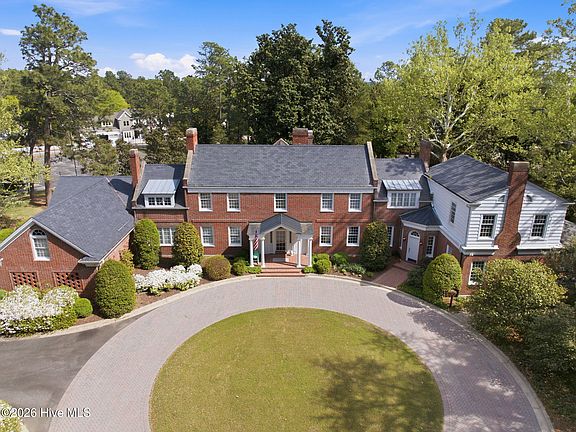 4th image of 200 Hollycrest Drive