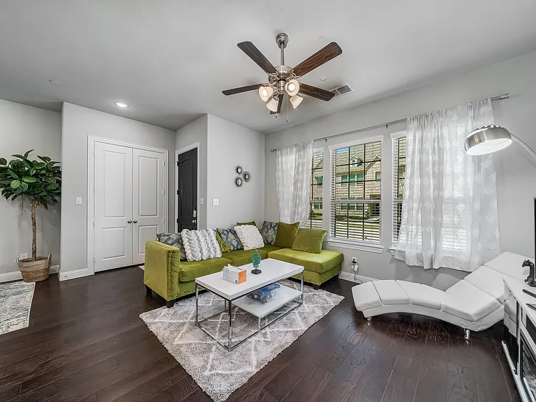 1526 Windermere Way — Photo 5