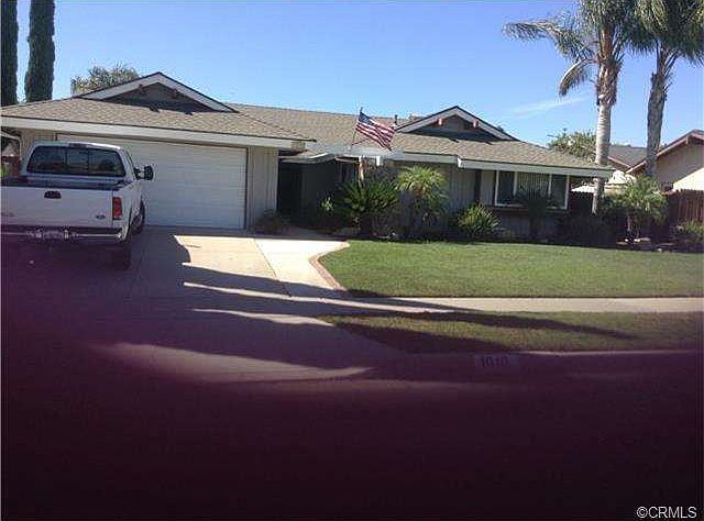 2nd image of 1010 Country Club Ln