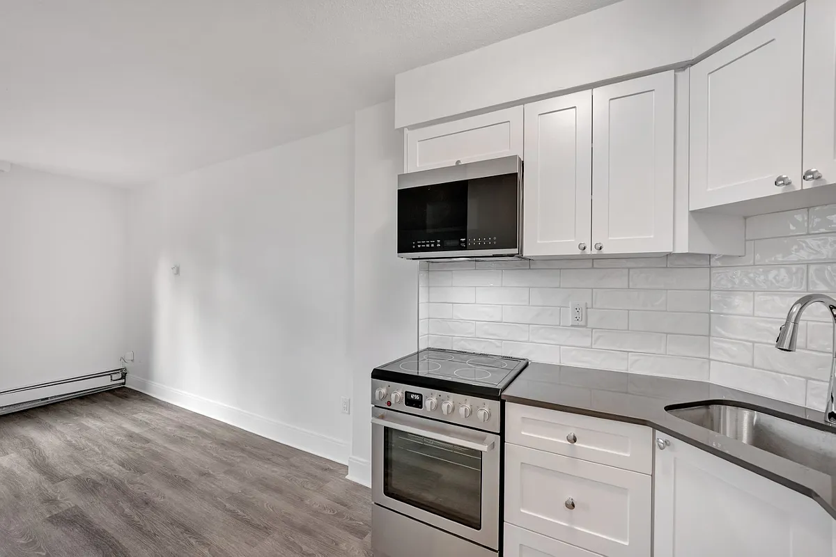Building Photo - 1175 Haro St