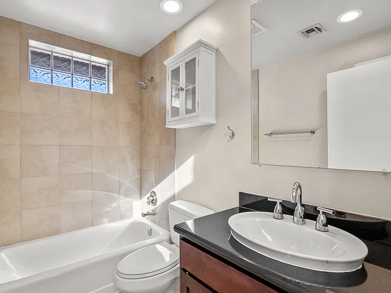 1205 W Roosevelt St #1217 — Photo 9