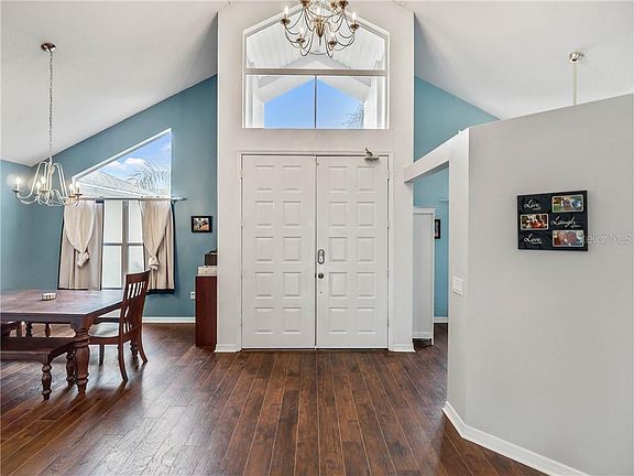 5th image of 102 Brandiwood Ct