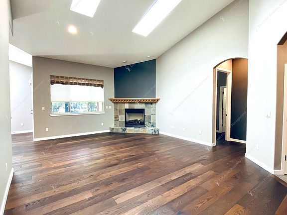 4th image of 19409 Ironwood Cir