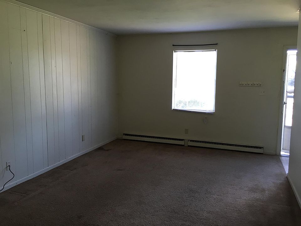 2nd image of 1233 Ruddell Rd