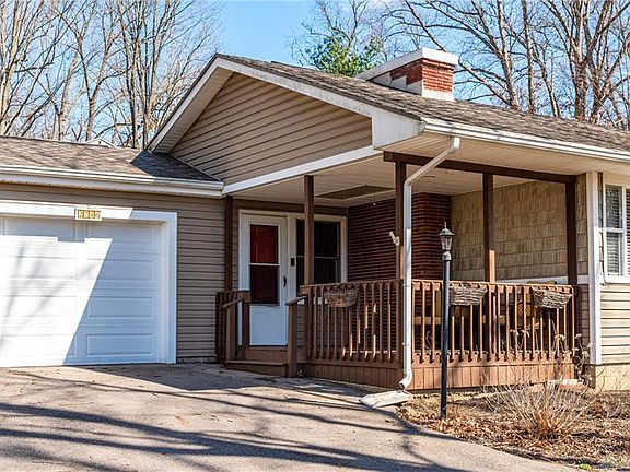 3rd image of 2746 Bahns Dr