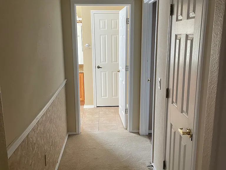 220 E Creekview Dr — Photo 17