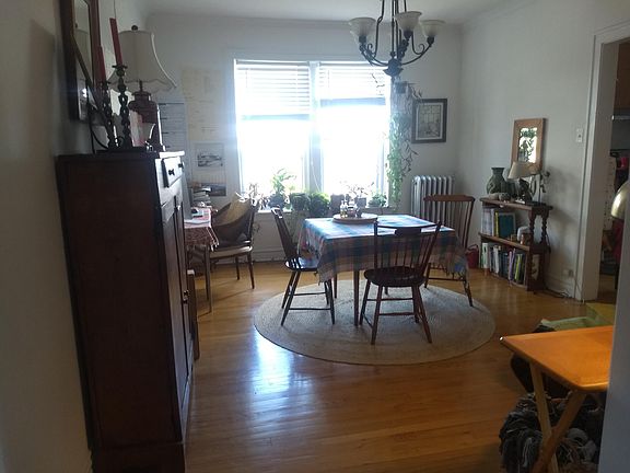 4th image of 1605 W Thome Ave #3