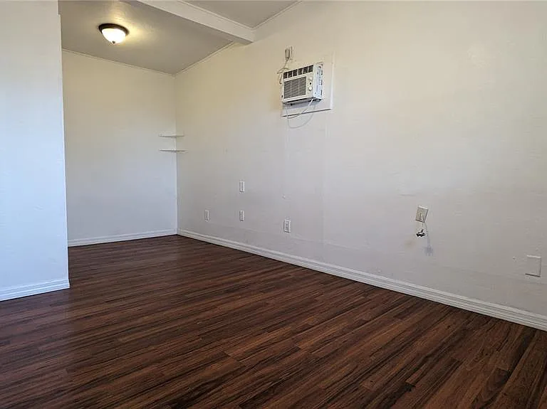 3108 Whiting Ln — Photo 12