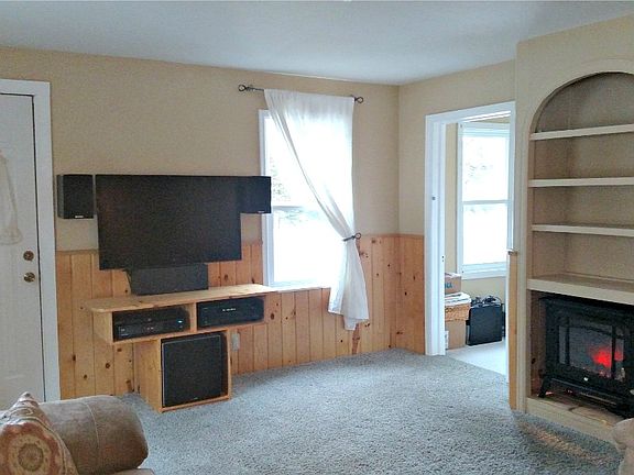 5th image of 422 Kahama St