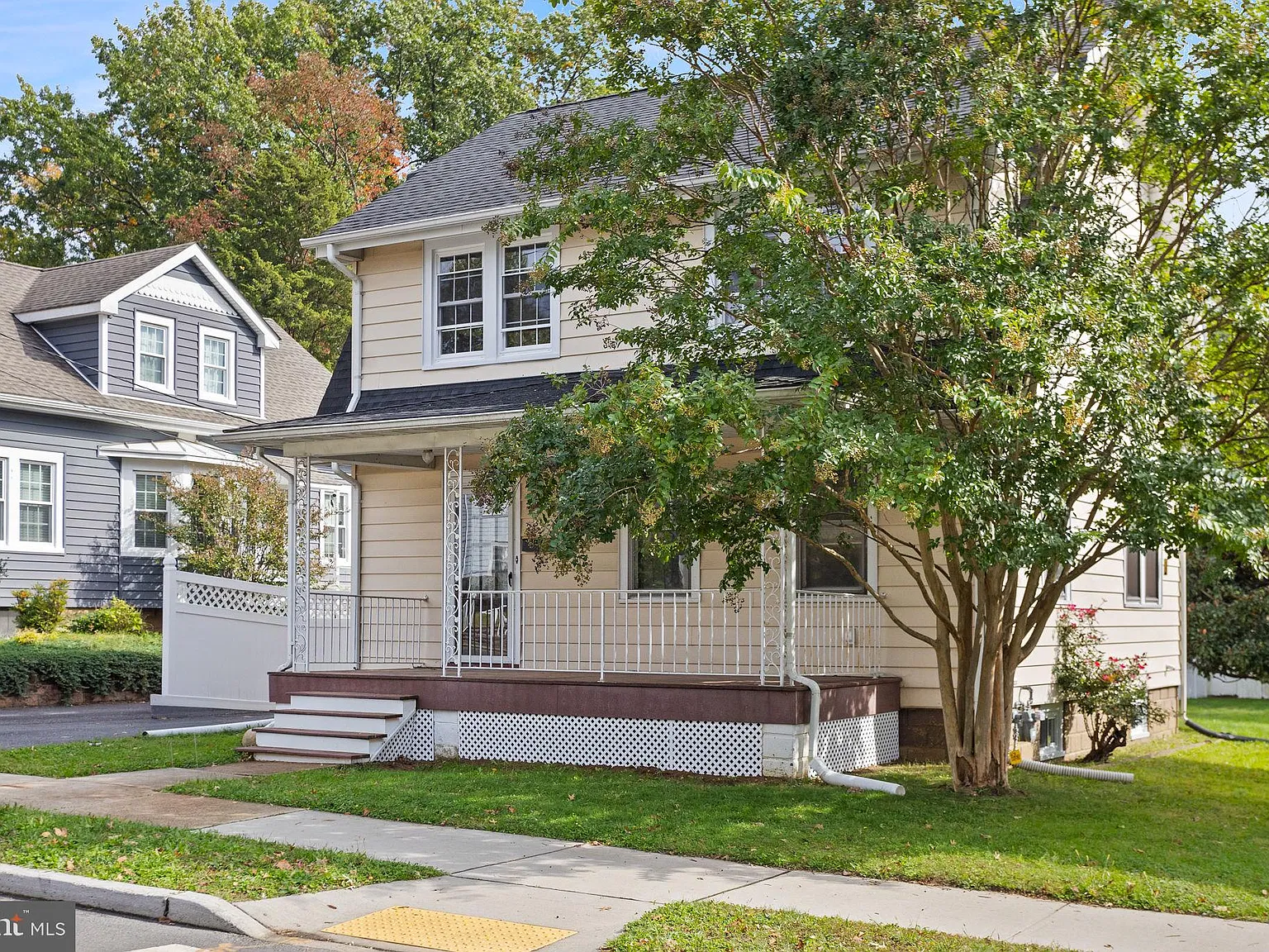 4 bed, 1.0 bath, 1352 sqft, $3,550 — Photo 3