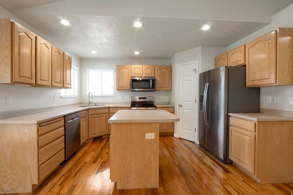 9067 S Wisteria Way, West Jordan, UT - View 4