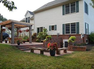 2364 Cross Creek Ct, Lewis Center, OH 43035