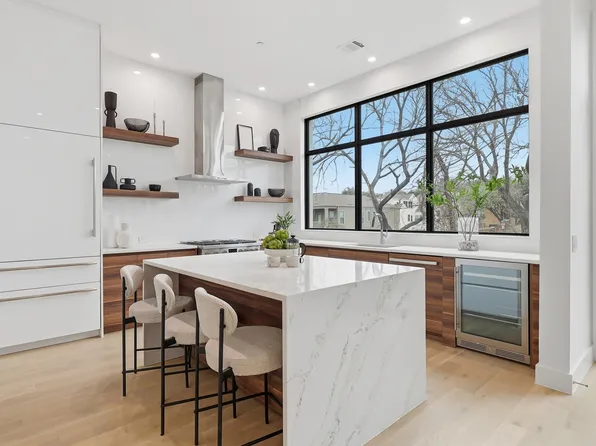 610 N Oak Cliff Blvd #302, Dallas, TX 75208