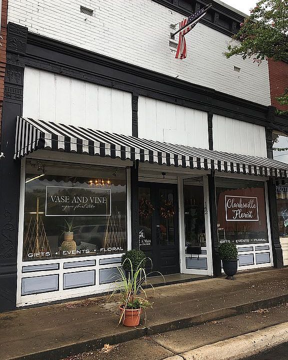 1st image of 142 W Main St