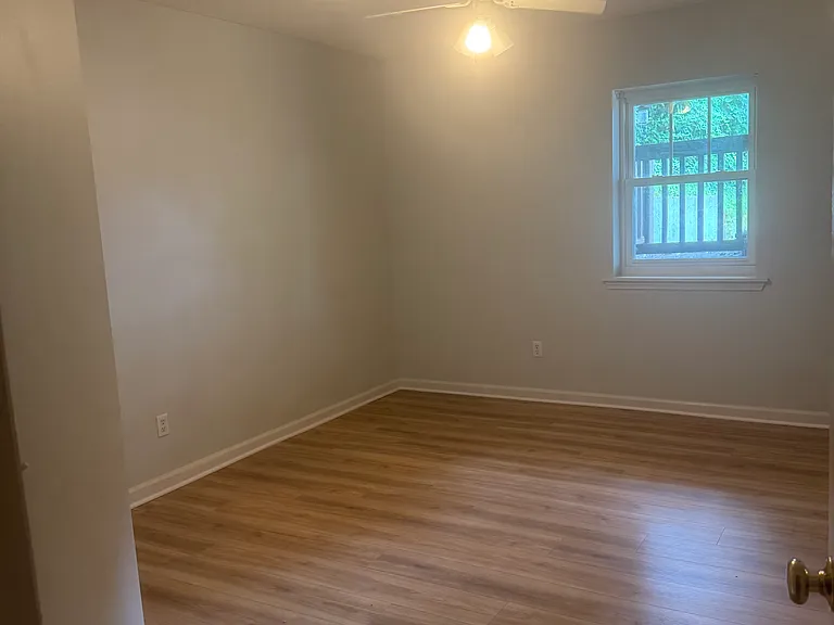 112 E Manning St — Photo 6