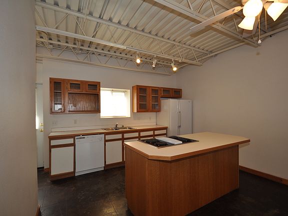 2nd image of 1010 N Molly Ct
