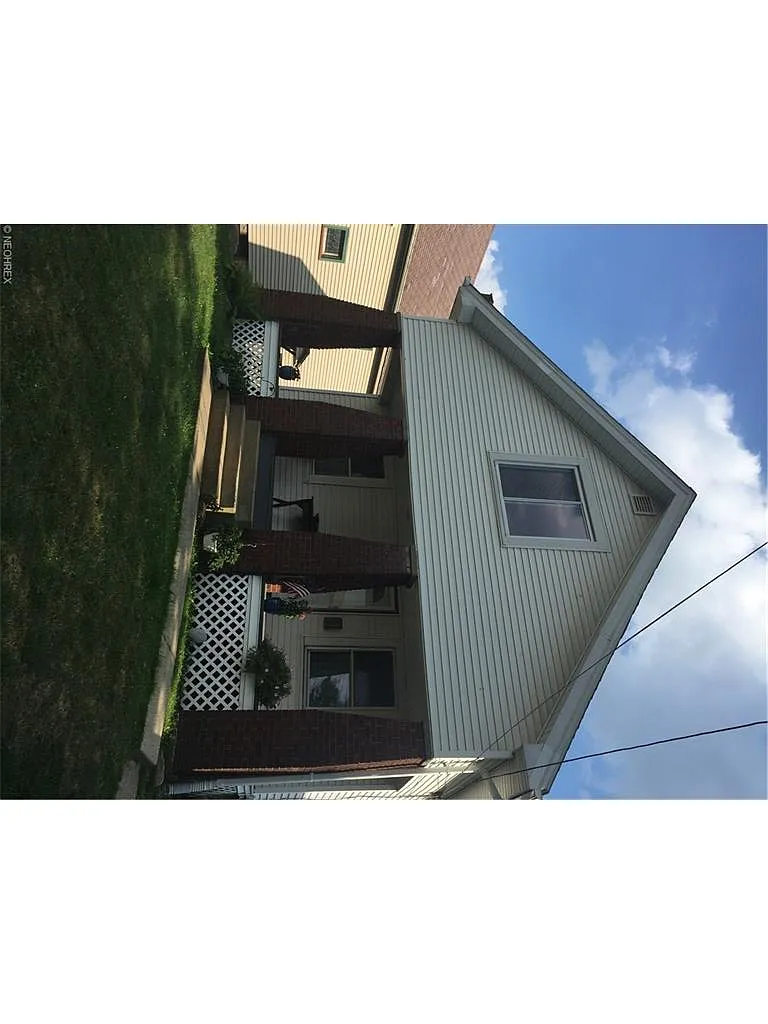 108 Spring St photo 1