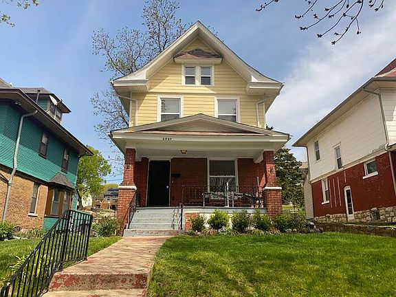 2nd image of 2527 Tracy Ave