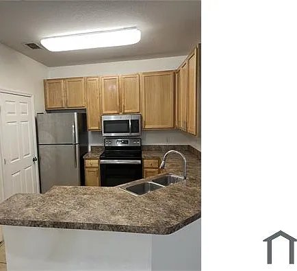 10101 Courtney Palms Blvd #101 — Photo 1