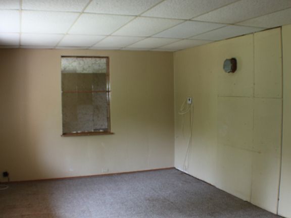 4th image of 739 Commercial Ave
